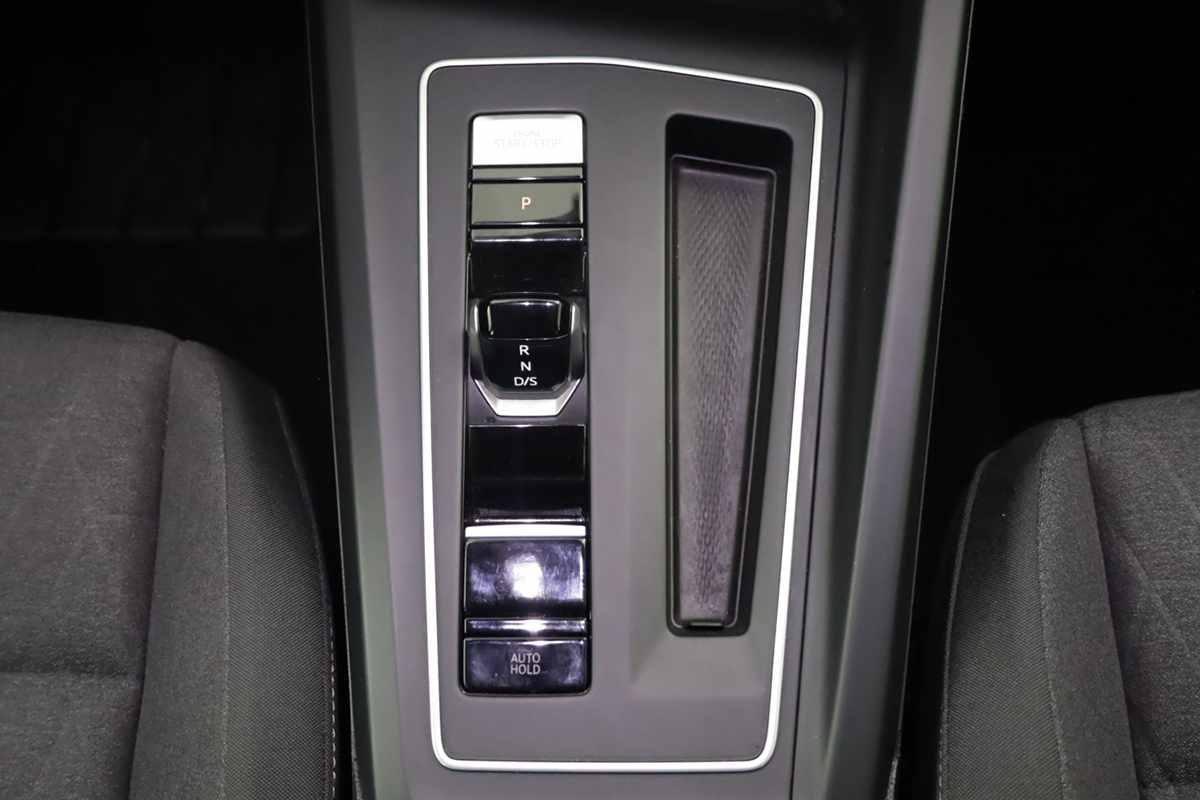 volkswagen-golf-2025-hibrido-a-gasolina-1498cc