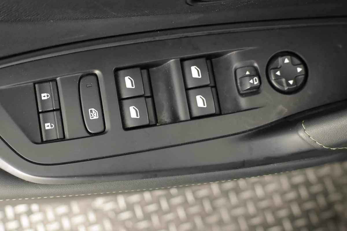 peugeot-308-2024-gasolina-1199cc