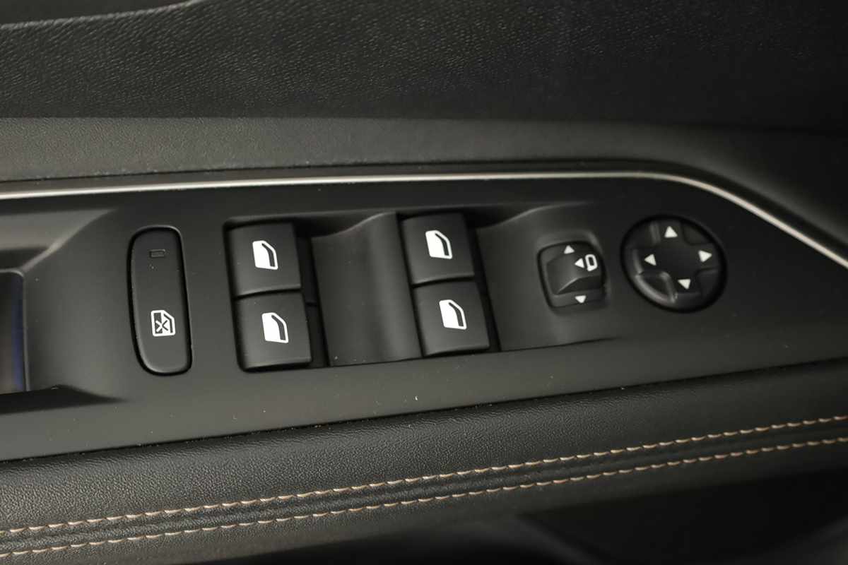 peugeot-3008-2024-gasolina-1199cc