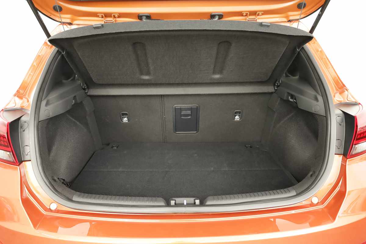 hyundai-i30-2024-gasolina-998cc