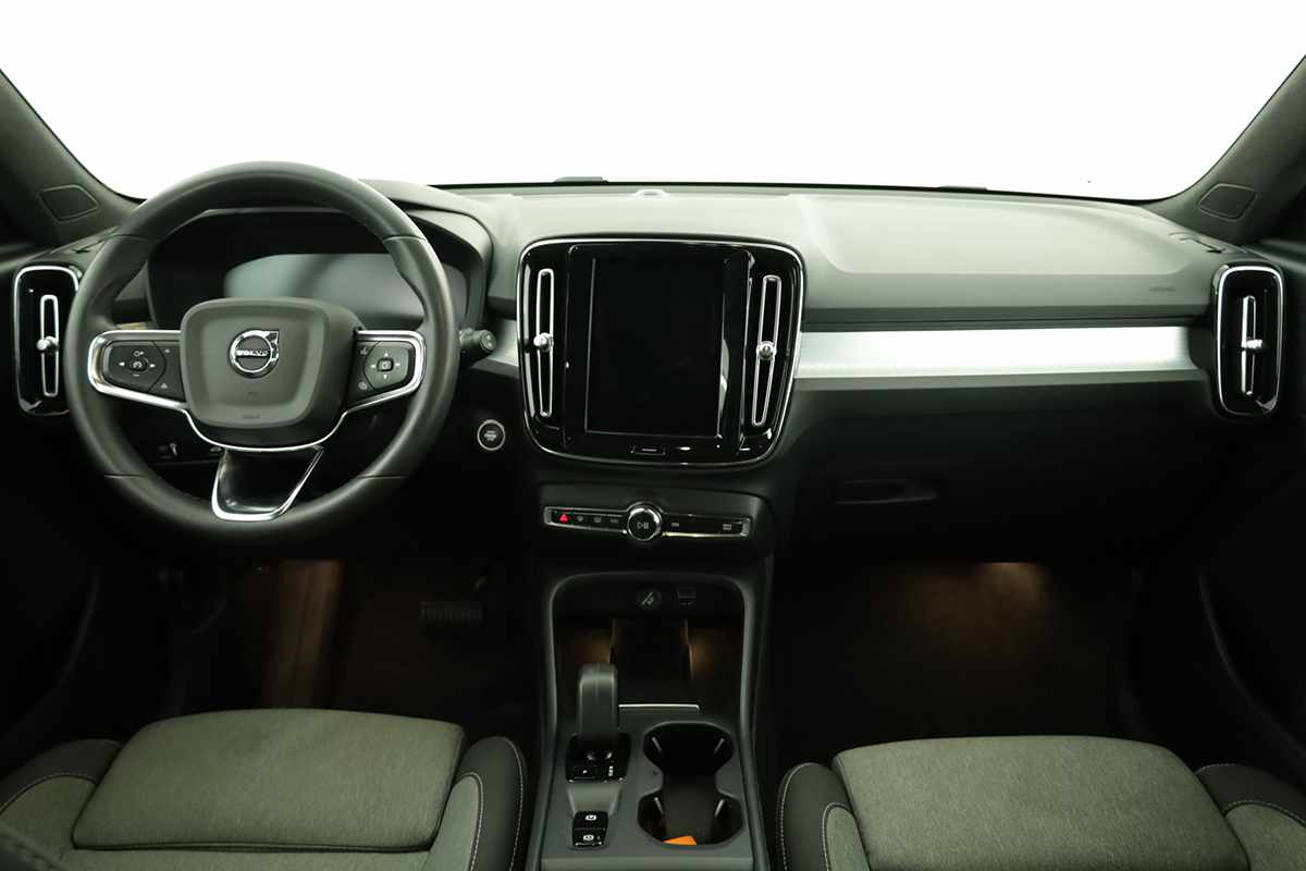 volvo-xc40-2023-gasolina-1477cc