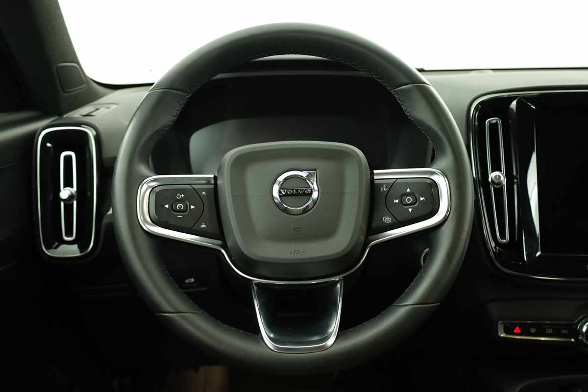volvo-xc40-2023-gasolina-1477cc
