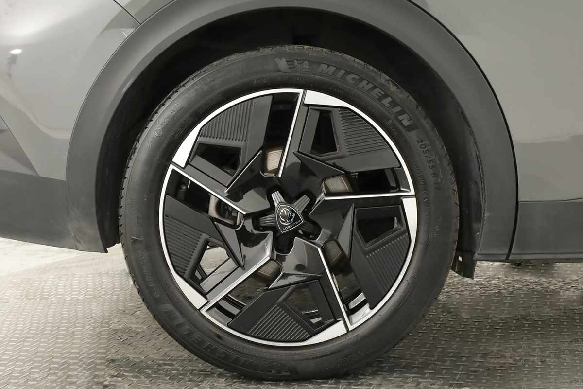 peugeot-408-2023-hibrido-a-gasolina-1598cc