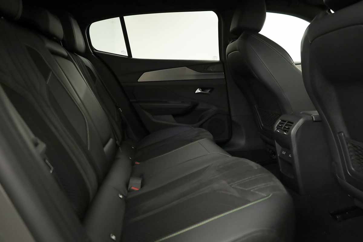 peugeot-408-2023-hibrido-a-gasolina-1598cc
