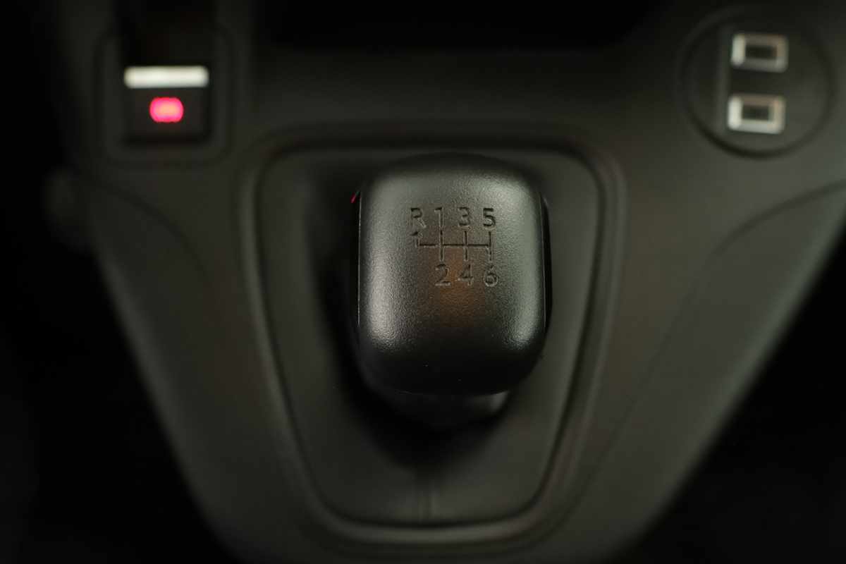 peugeot-partner-2024-diesel-1499cc