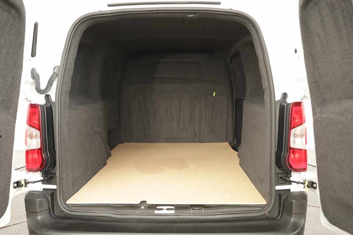 peugeot-partner-2024-diesel-1499cc