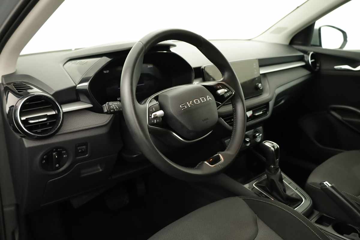 skoda-fabia-2025-gasolina-999cc