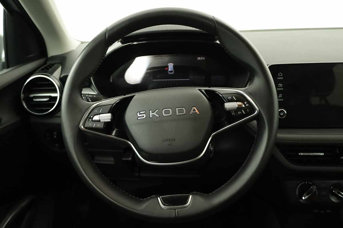 skoda-fabia-2025-gasolina-999cc