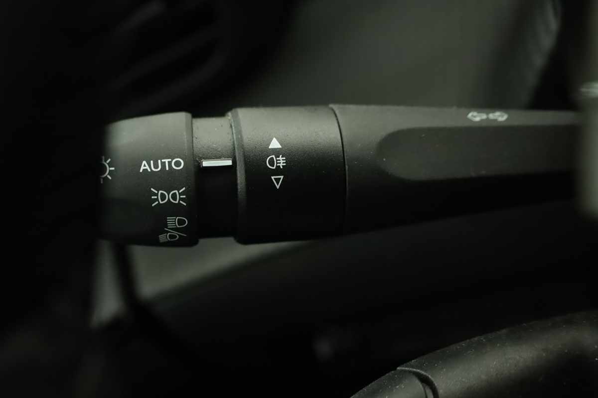 peugeot-208-2025-gasolina-1199cc