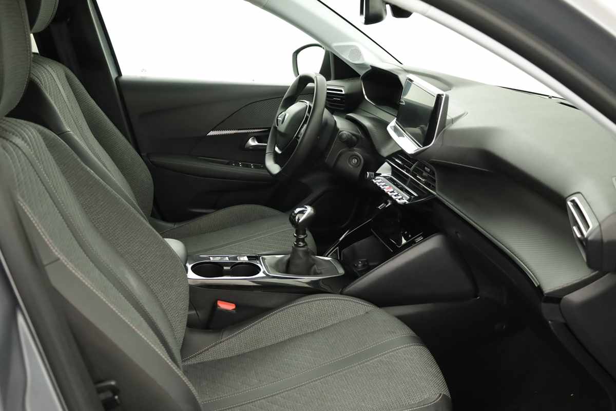 peugeot-208-2025-gasolina-1199cc