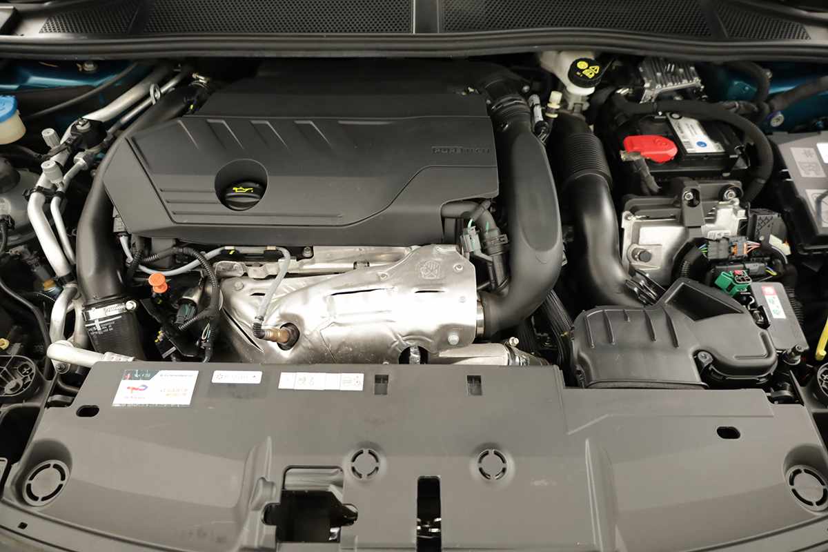 peugeot-408-2024-hibrido-a-gasolina-1598cc