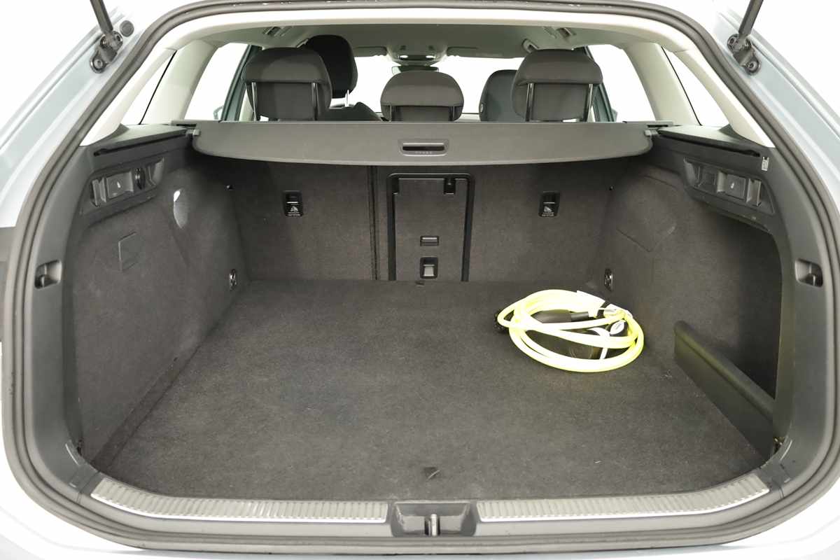 volkswagen-passat-variant-2025-hibrido-a-gasolina-1498cc