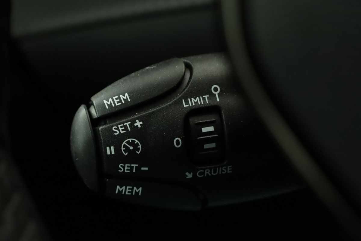 peugeot-208-2025-gasolina-1199cc