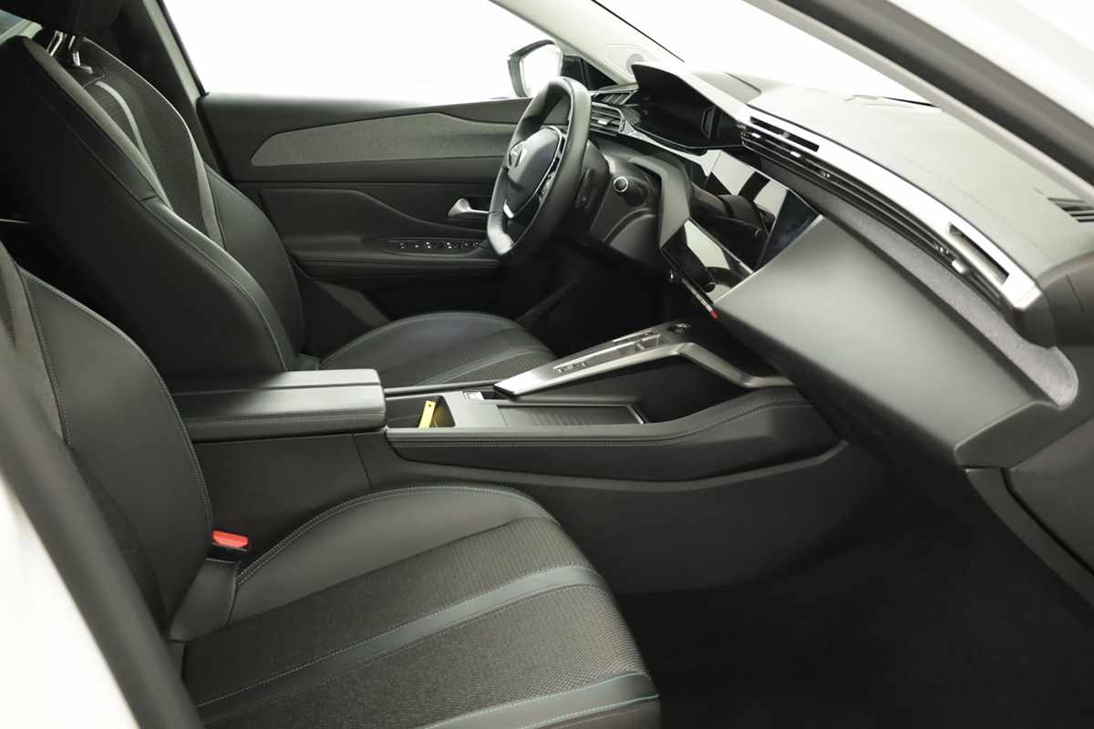 peugeot-308-2023-gasolina-1199cc