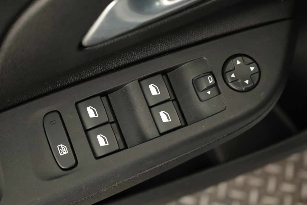 opel-corsa-2025-gasolina-1199cc