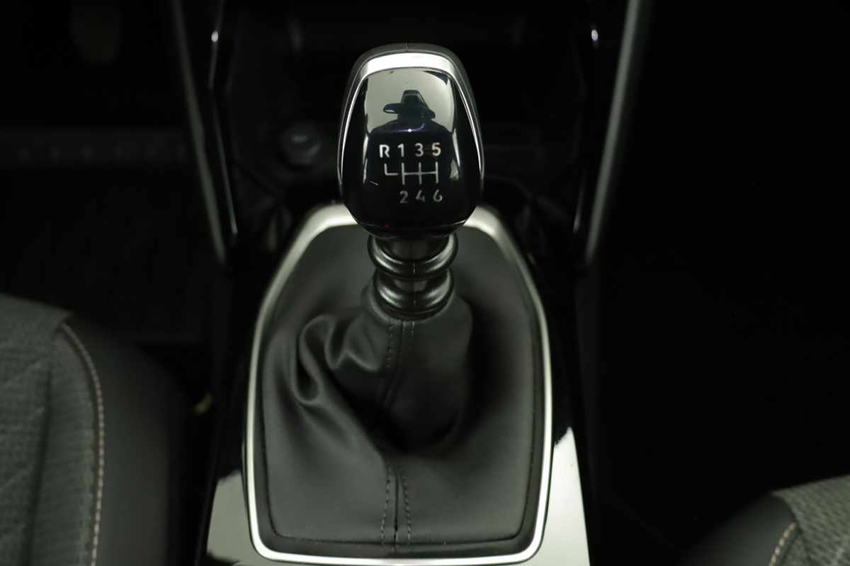 peugeot-2008-2024-gasolina-1199cc