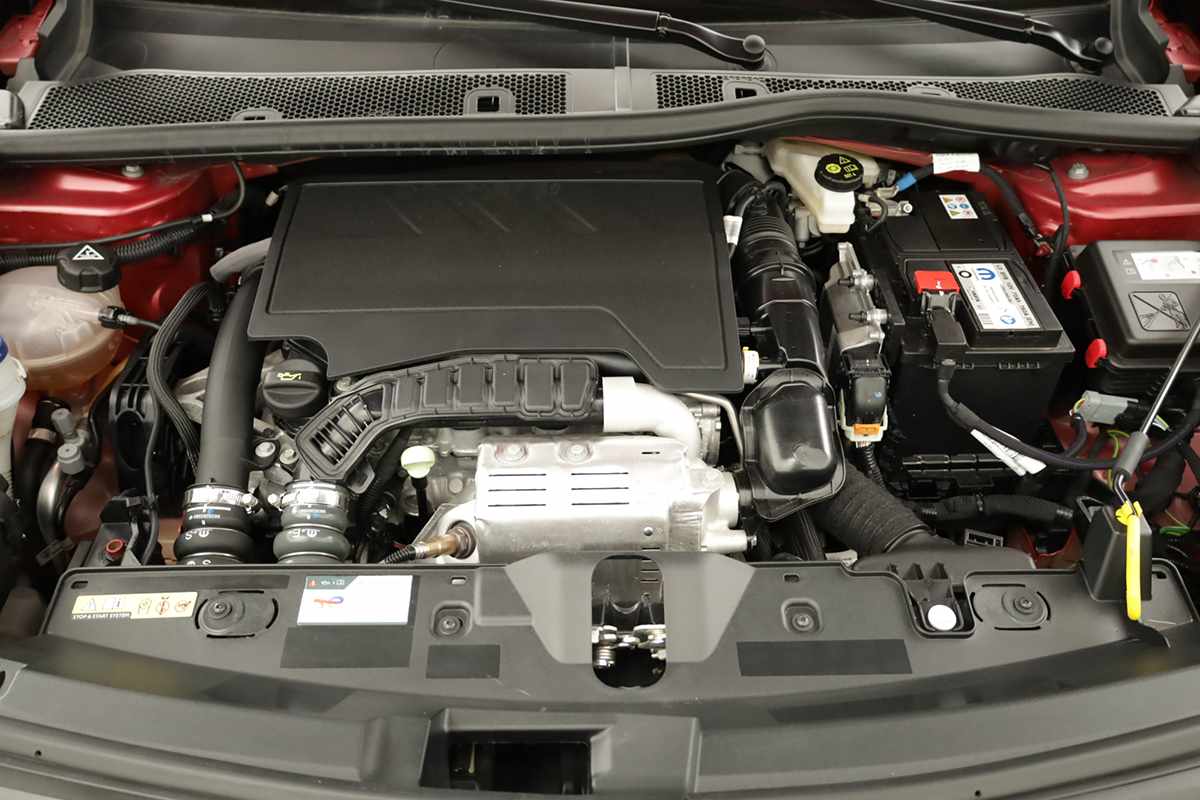 peugeot-2008-2024-gasolina-1199cc