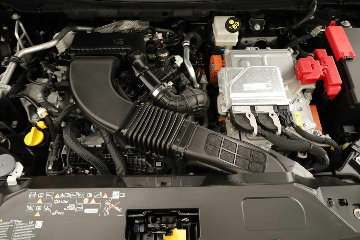 renault-rafale-2025-hibrido-a-gasolina-1199cc