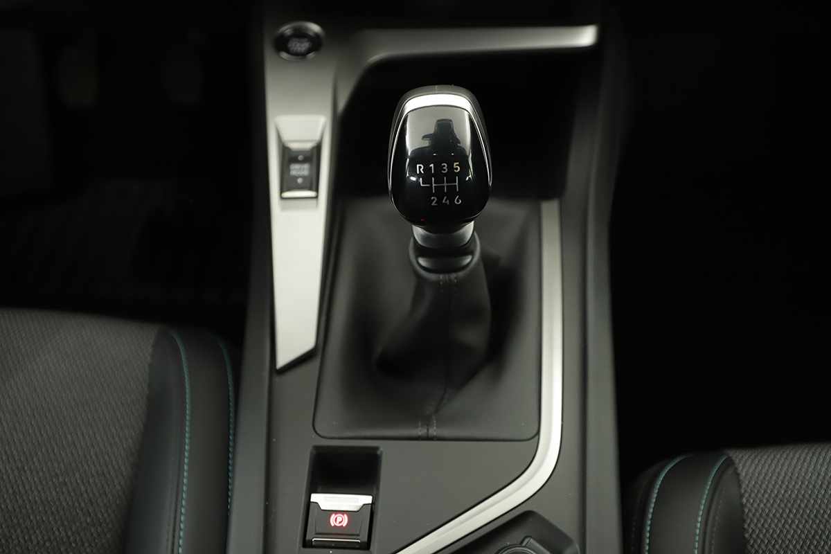 peugeot-308-2023-gasolina-1199cc