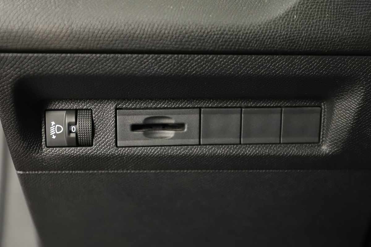 peugeot-308-2023-gasolina-1199cc
