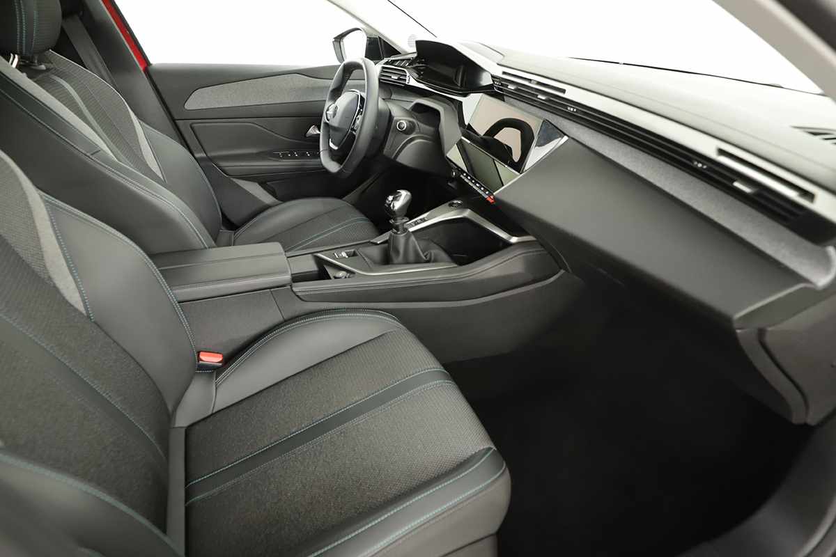 peugeot-308-2023-gasolina-1199cc