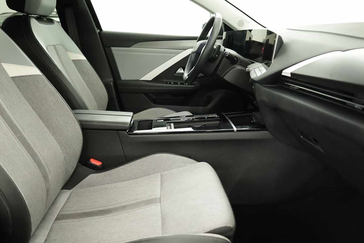 opel-astra-2024-diesel-1499cc