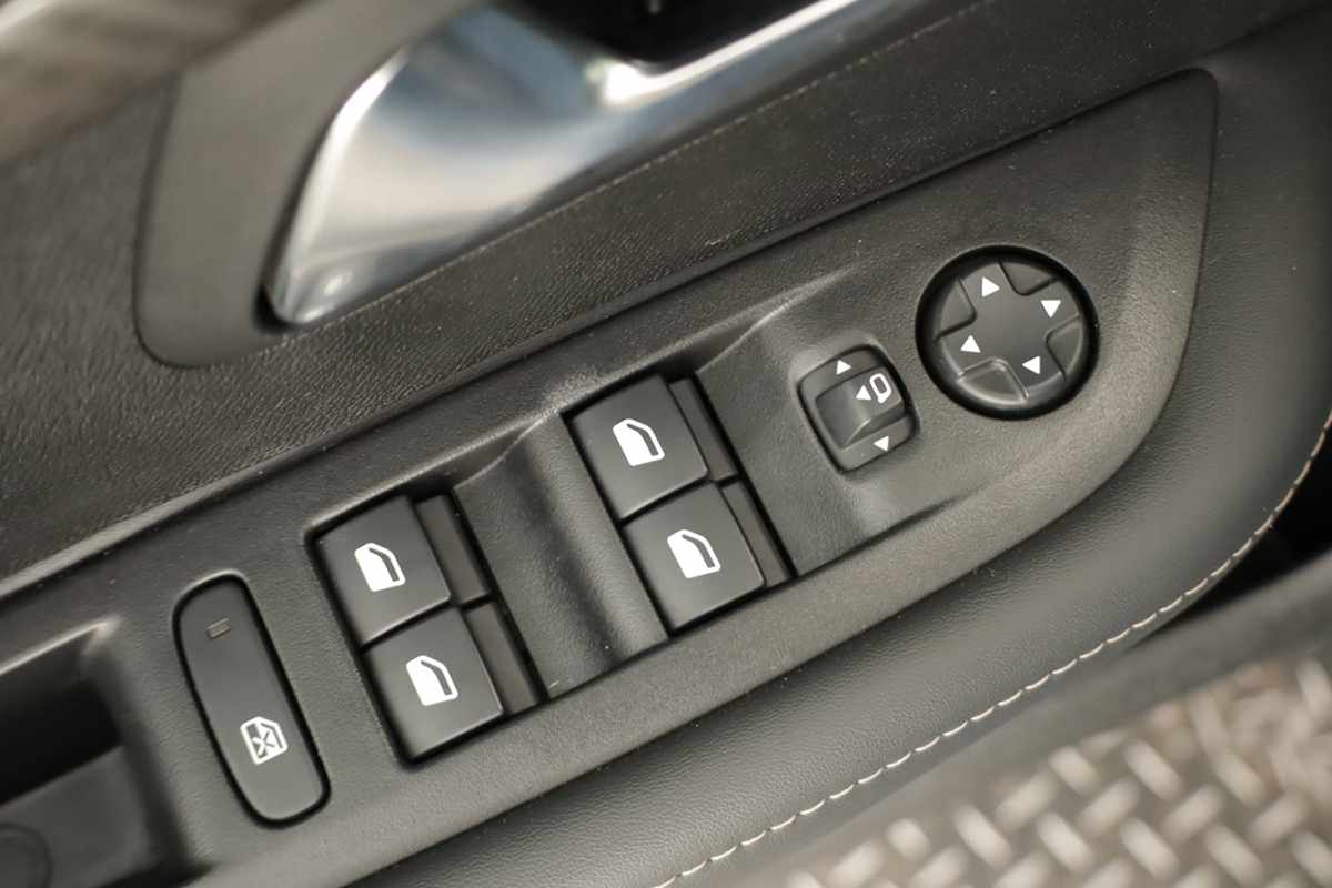 peugeot-208-2025-gasolina-1199cc