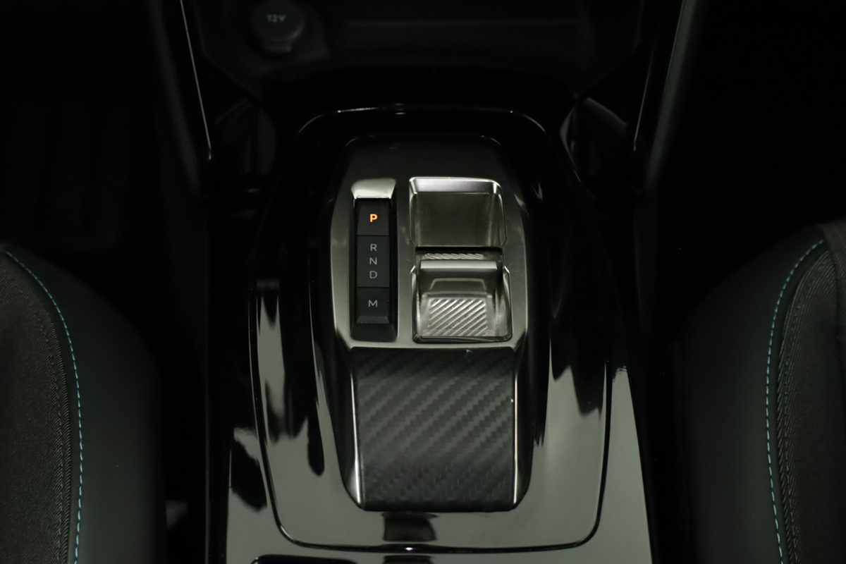 peugeot-2008-2023-gasolina-1199cc