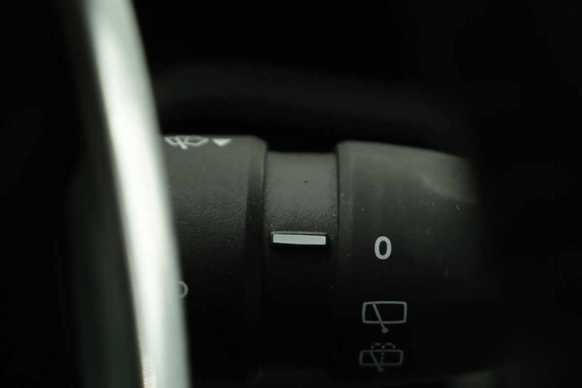 peugeot-2008-2023-gasolina-1199cc