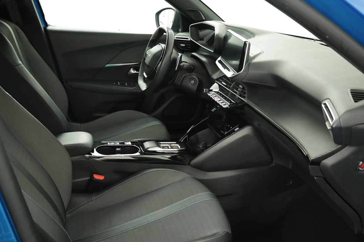 peugeot-2008-2023-gasolina-1199cc