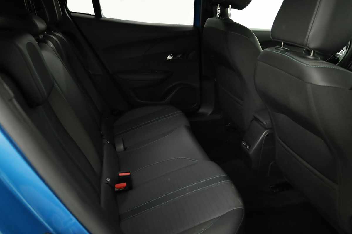 peugeot-2008-2023-gasolina-1199cc