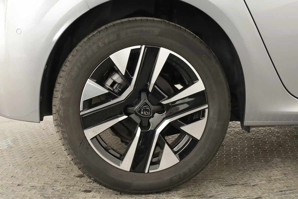 peugeot-208-2025-gasolina-1199cc