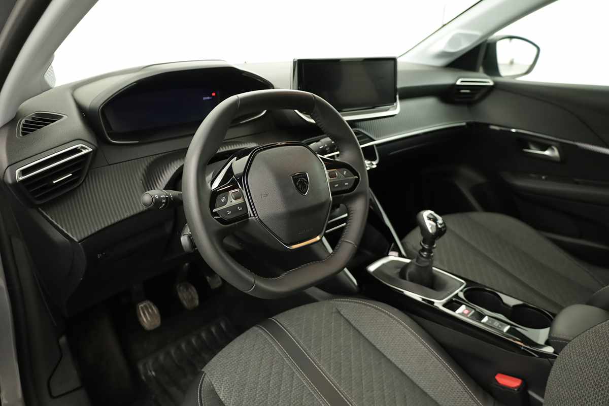 peugeot-208-2025-gasolina-1199cc