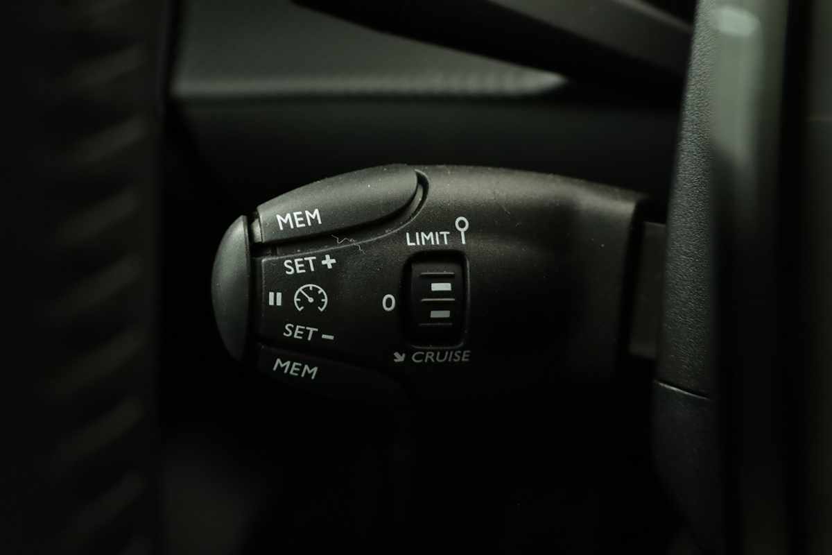 peugeot-208-2025-gasolina-1199cc