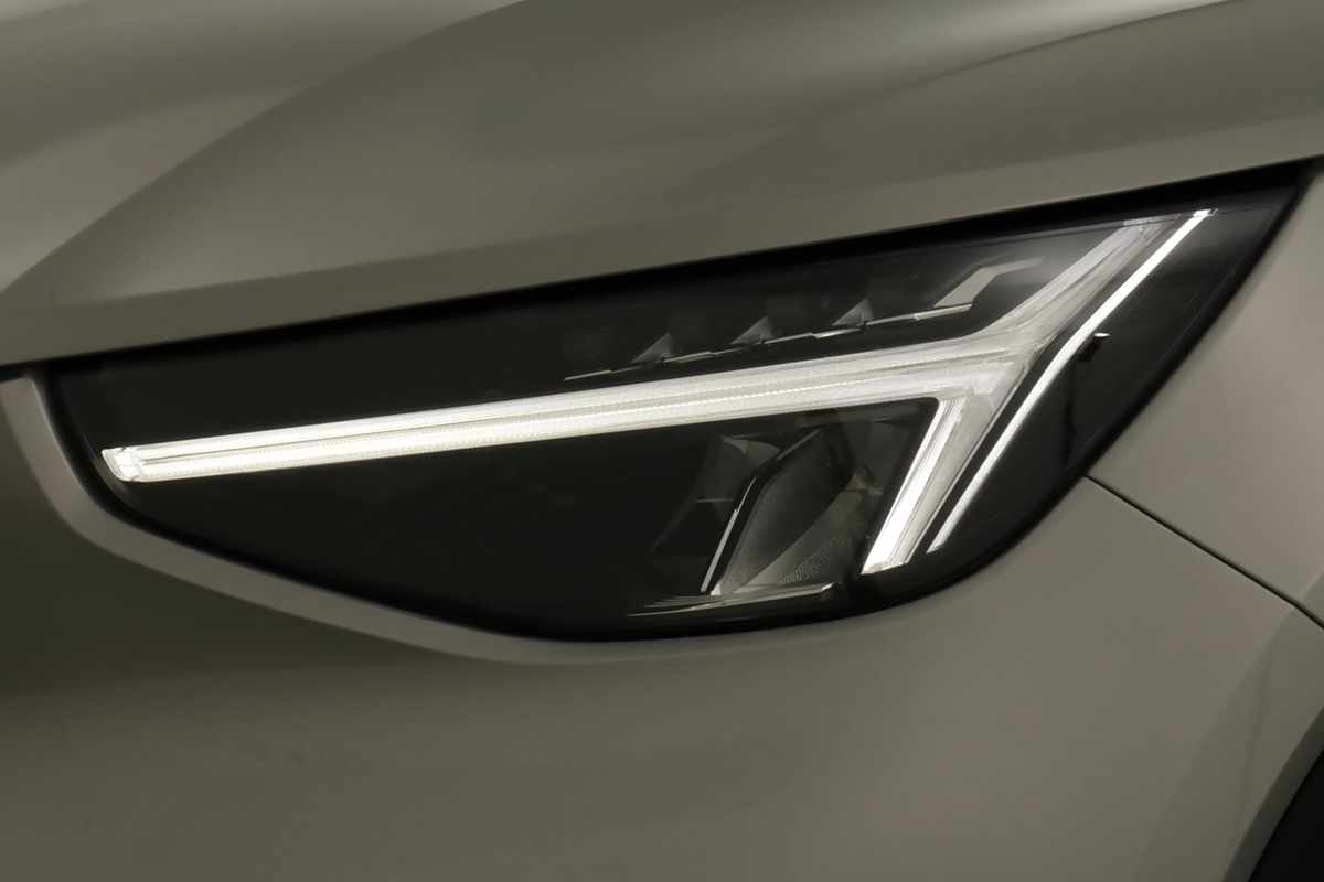 volvo-xc40-2024-gasolina-1477cc