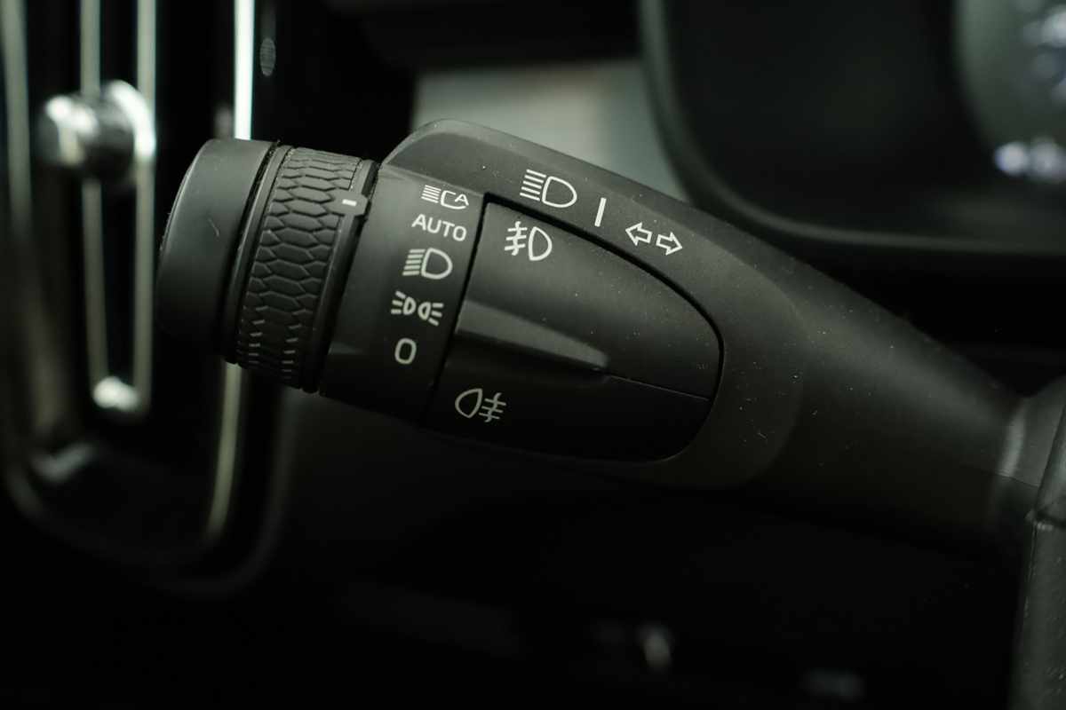volvo-xc40-2024-gasolina-1477cc
