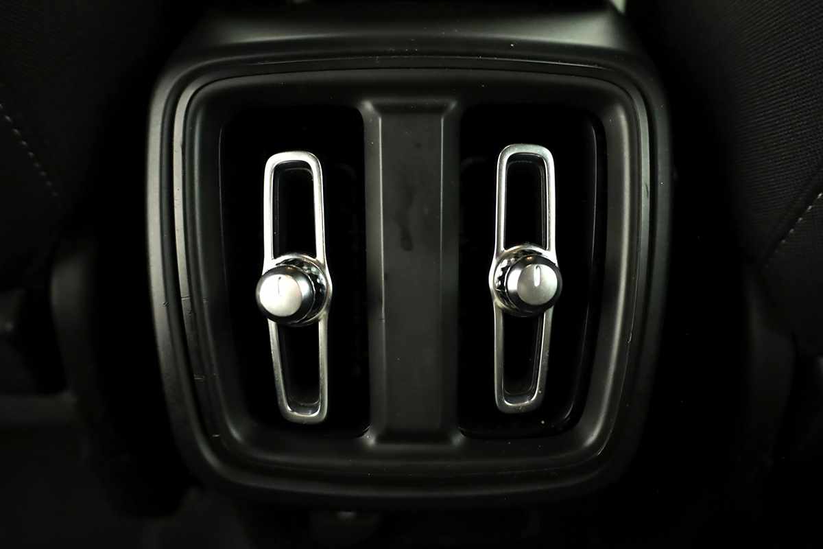 volvo-xc40-2024-gasolina-1477cc
