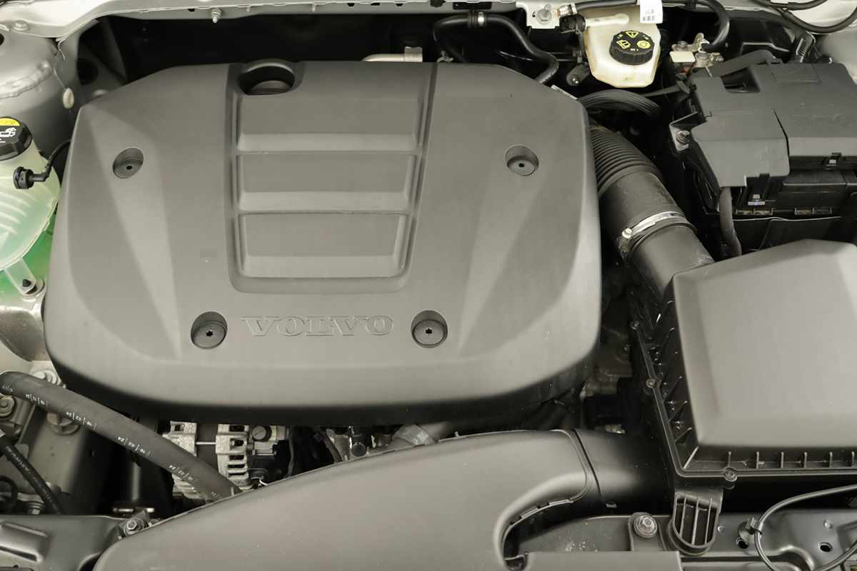 volvo-xc40-2024-gasolina-1477cc