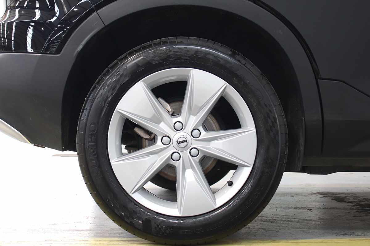 volvo-xc40-2024-gasolina-1477cc