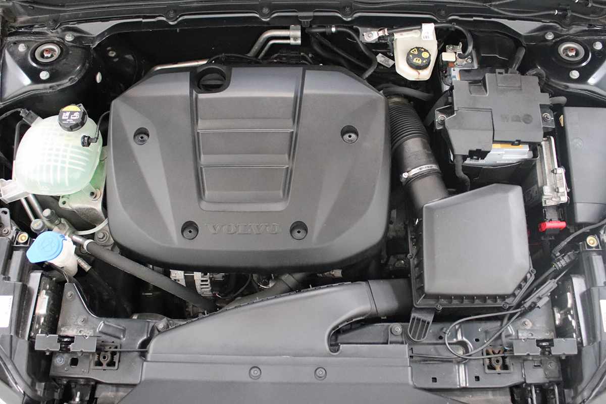 volvo-xc40-2024-gasolina-1477cc