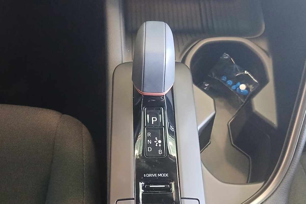 toyota-c-hr-2025-hibrido-a-gasolina-1998cc