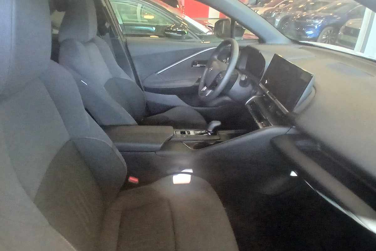 toyota-c-hr-2025-hibrido-a-gasolina-1998cc