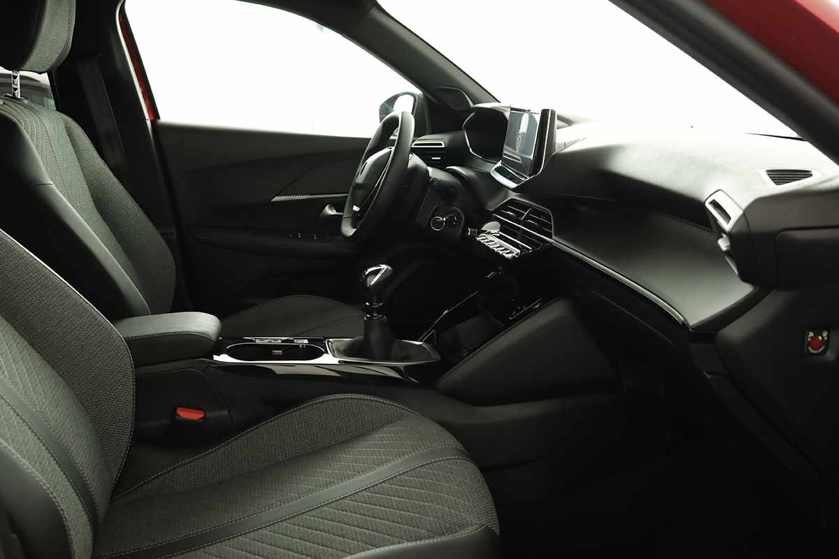 peugeot-2008-2024-gasolina-1199cc