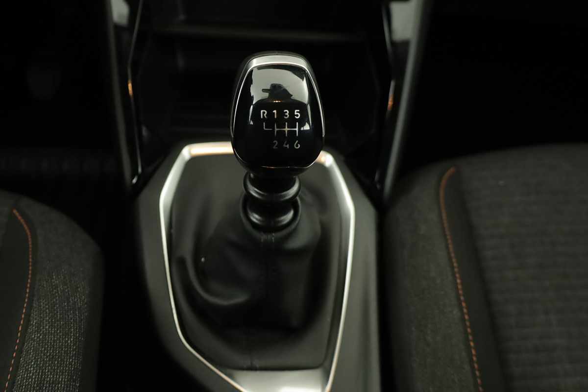 peugeot-208-2025-gasolina-1199cc
