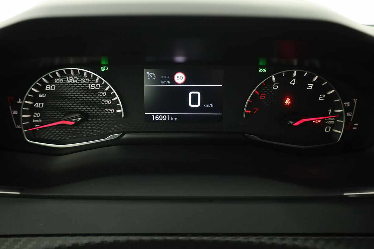 peugeot-208-2025-gasolina-1199cc