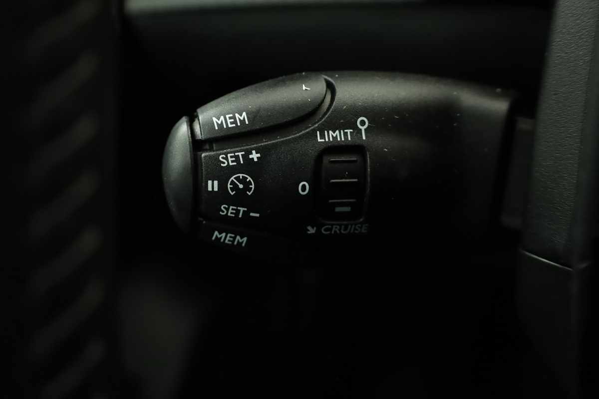 peugeot-208-2025-gasolina-1199cc