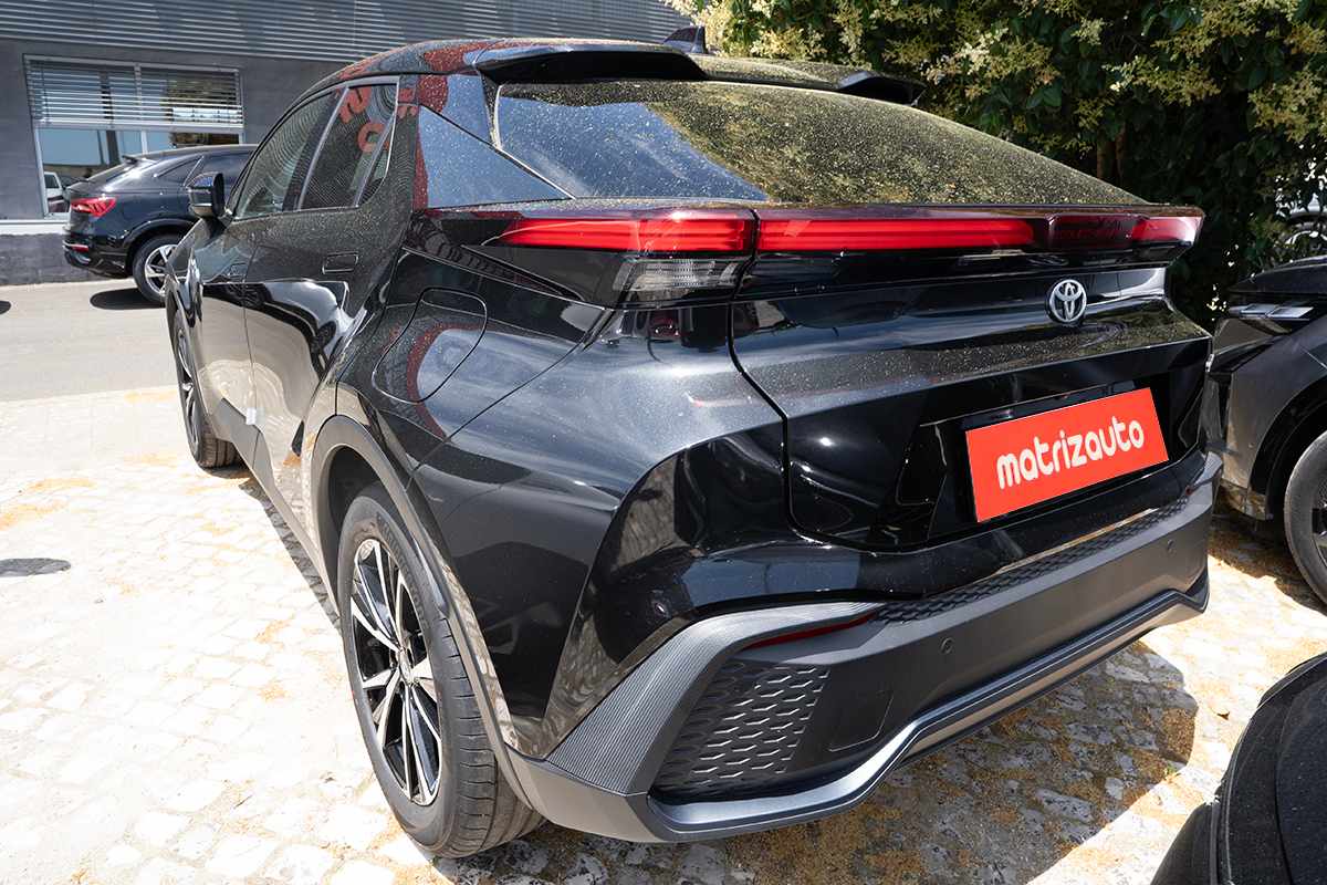 toyota-c-hr-2025-hibrido-a-gasolina-1998cc