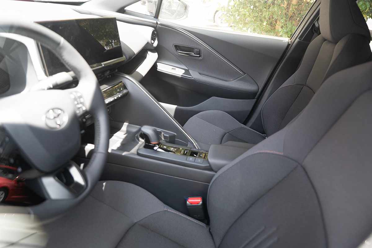 toyota-c-hr-2025-hibrido-a-gasolina-1998cc
