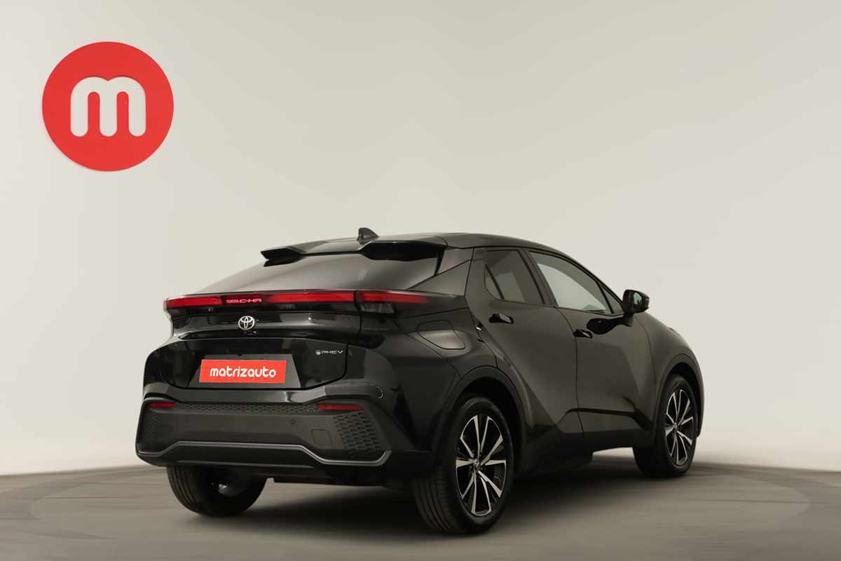 toyota-c-hr-2025-hibrido-a-gasolina-1998cc