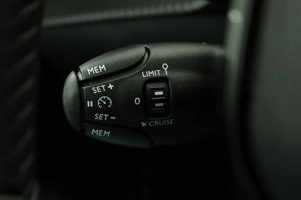 peugeot-e-208-2025-eletrico-0cc